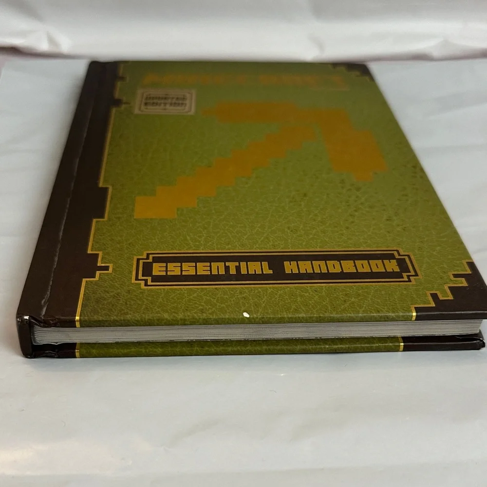 Minecraft Essential Handbook - Updated Edition